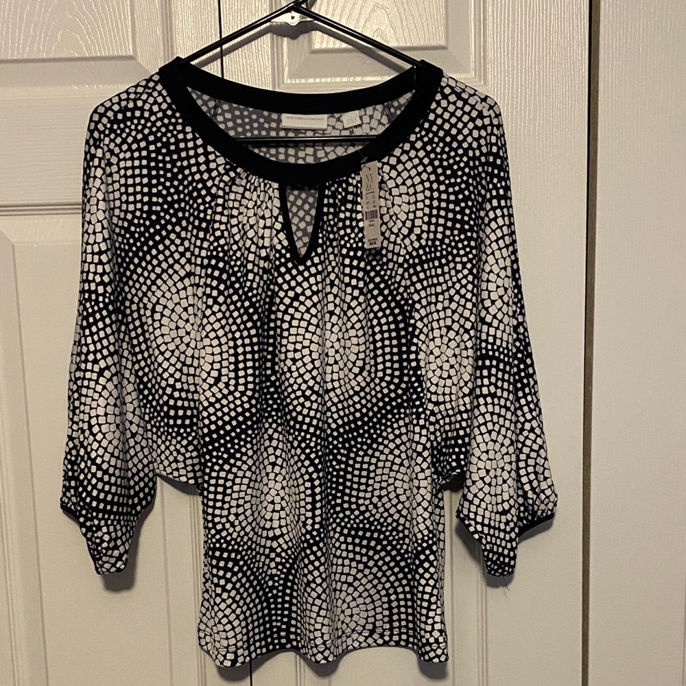 New York & Company Black and White Geometric Blouse